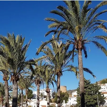 Lovely 2 Bedroom In Capuchinos, San Juan De Capistrano, Appartement Nerja